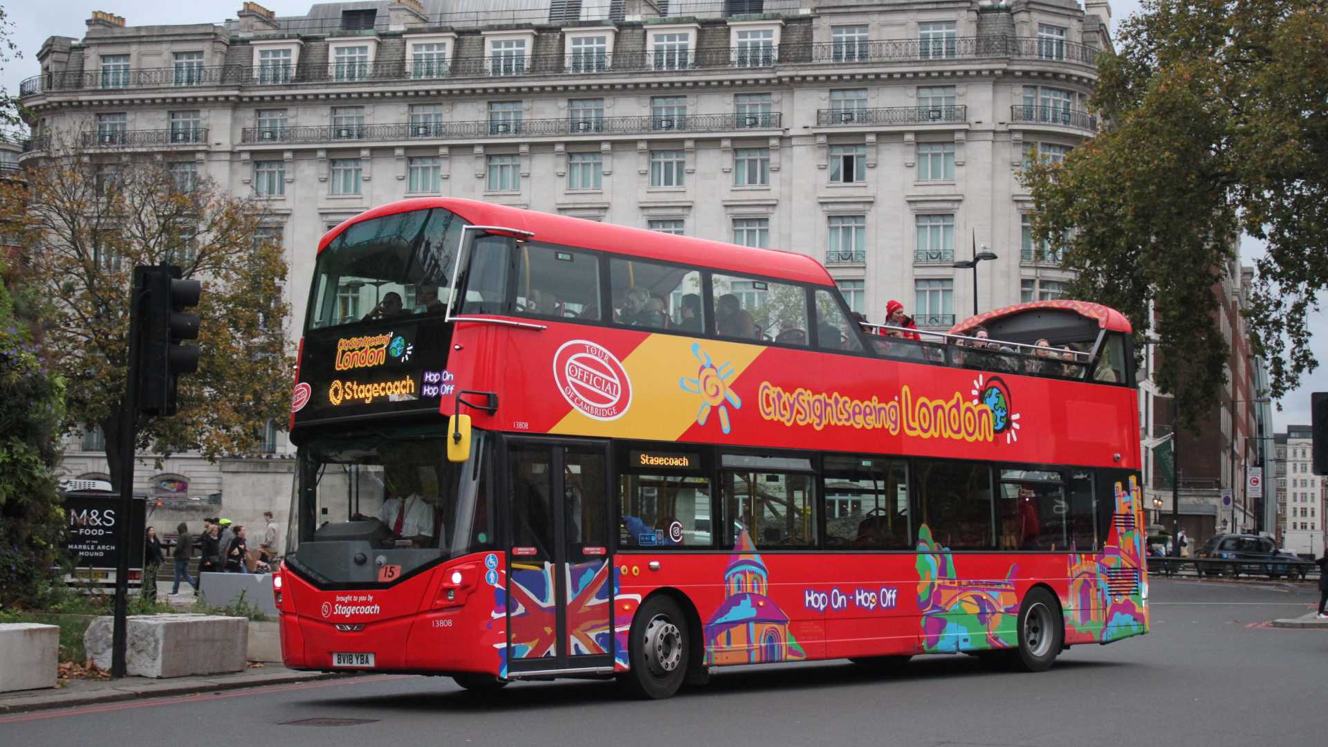 Stagecoach 13808 on London tour work at Mable Arch
